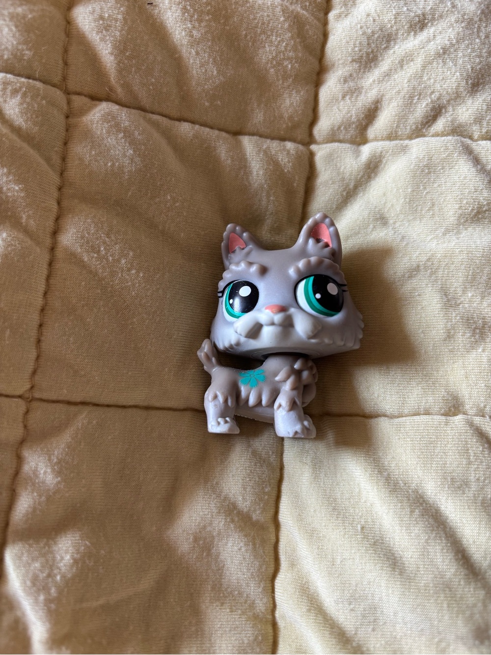 Littlest Pet Shop Gray Kitty Figure with Teal Eyes